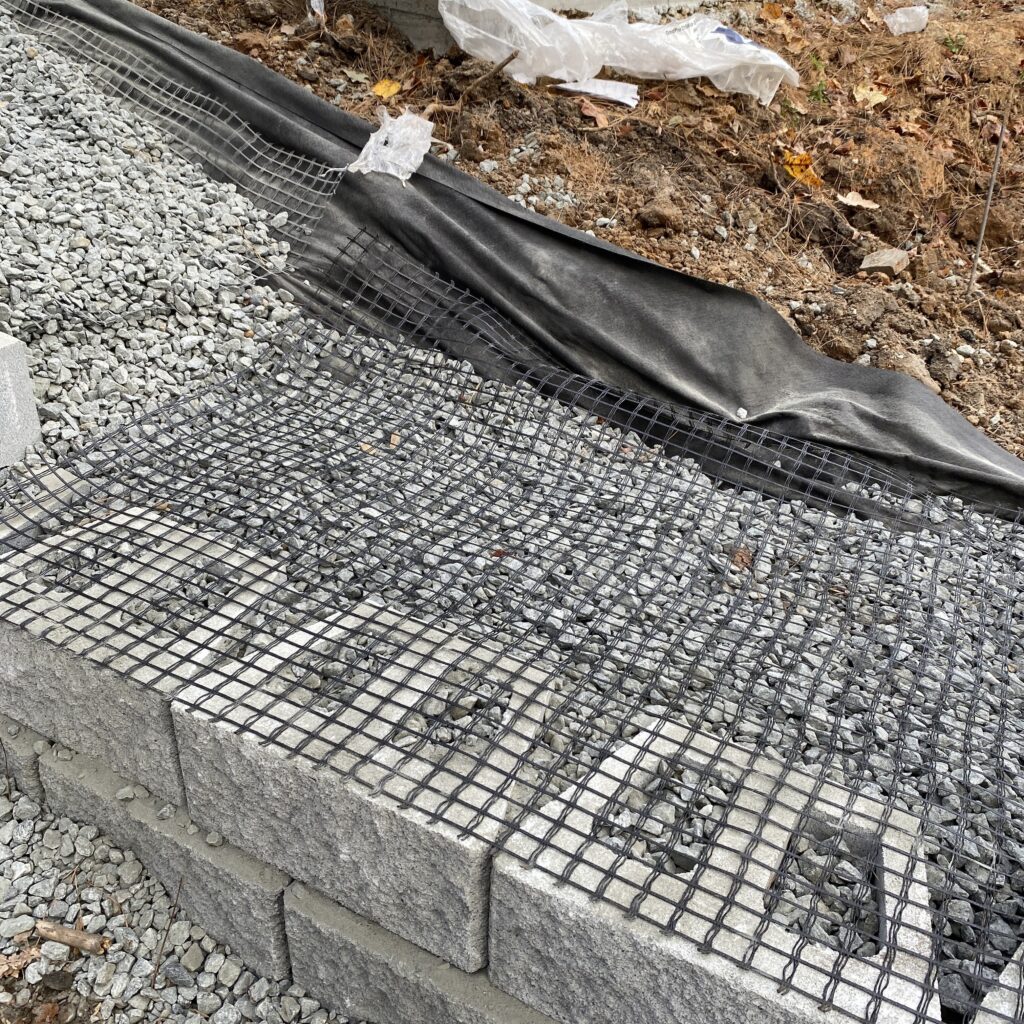 Geogrid in retaining walls